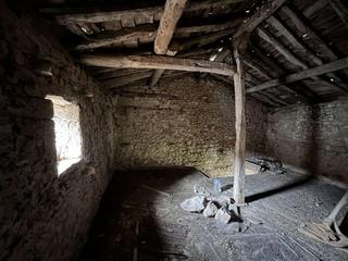 Casa a Villarcayo de Merindad de Castilla la Vieja. Pajar a la venta en pueblo cerca de villarcayo