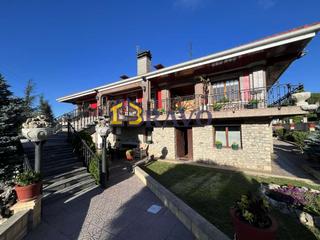 Chalet in Valle de Mena. Exclusiva vivienda unifamiliar a media hora de bilbao
