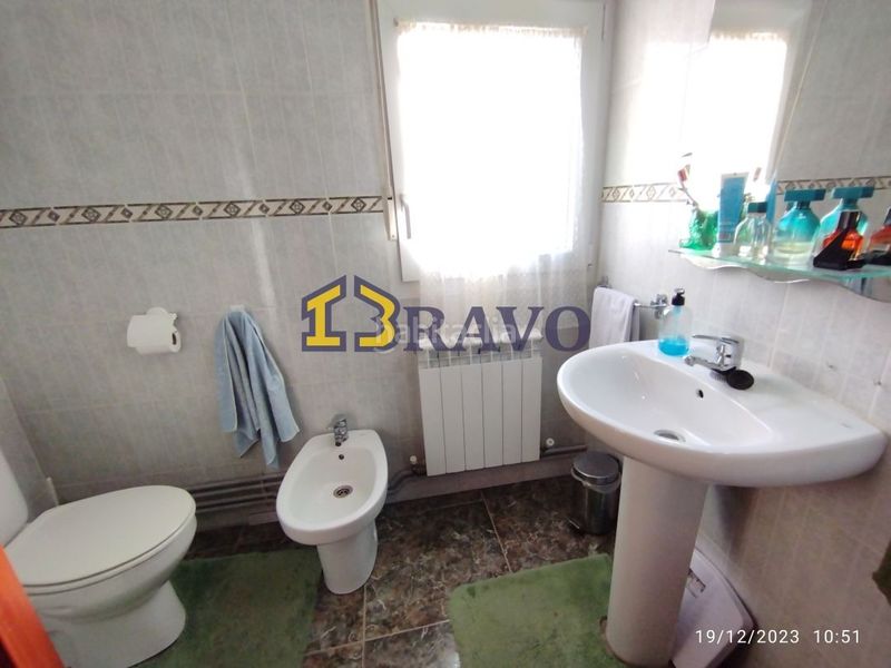 Foto bbf9fec2-3f37-436b-a5e9-ff6f59316efb. Casa amb calefacció a Valle de Losa