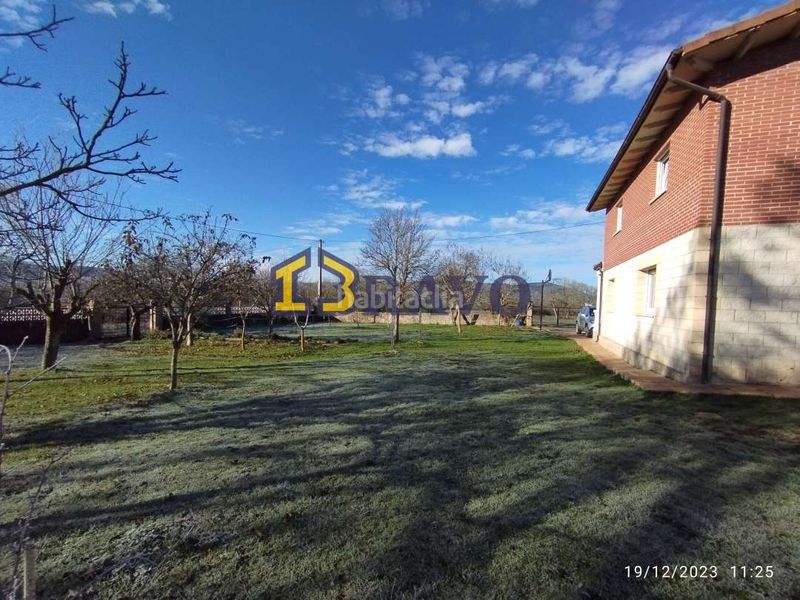 Foto bdf710f3-350c-4388-a575-9da9a4d18b15. Casa amb calefacció a Valle de Losa