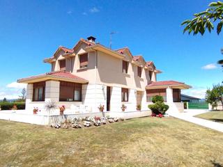 Xalet a Medina de Pomar. Chalet individual en venta zona medina de pomar