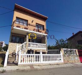Maison à Trespaderne. Chalet independiente en venta en trespaderne