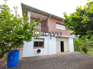 Casa a Merindad de Montija. Casa con piscina en venta merindad de montija