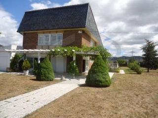 Chalet in Medina de Pomar. Chalet en parcela de 1.552 m2