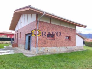 Casa a Medina de Pomar. Chalet en venta en zona medina de pomar