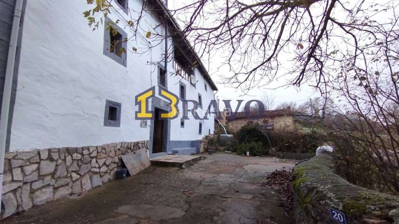 Foto c72d9783-89a4-4802-a9f4-ad0d846e80a8. Casa a Valle de Losa