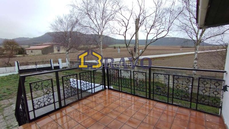Foto c5c8674b-5584-4a5a-8748-c654f0f42eba. Casa amb aparcament a Valle de Losa