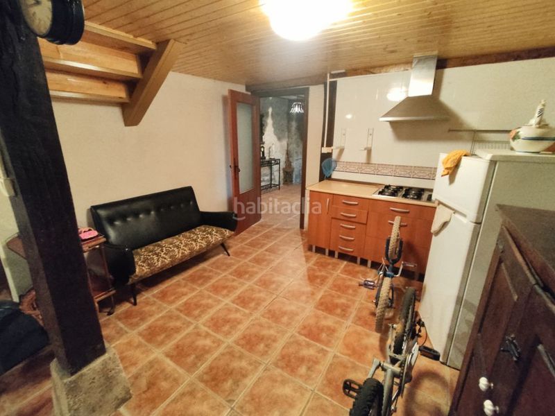 Foto 02c665db-f23e-4552-a674-34b43a48f109. Casa amb calefacció a Valle de Tobalina