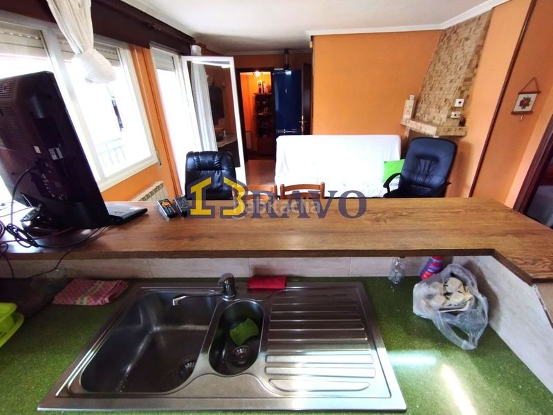 Foto 14d16601-801a-48cb-8f01-c8c9dddd79b1. Casa amb calefacció a Medina de Pomar