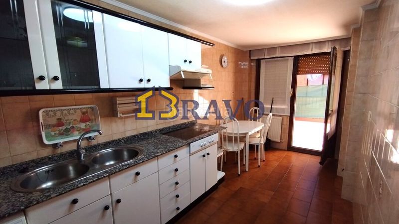 Foto 86c778fb-7967-44ef-bcfa-0d5fe8b2444d. Pis amb calefacció aparcament a Medina de Pomar