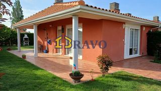 Casa a Medina de Pomar. Chalet en una planta en medina de pomar