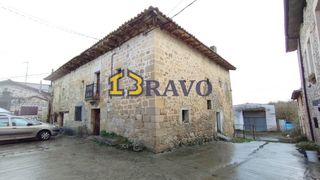 Casa a Merindad de Cuesta - Urria. Casa con terreno en venta zona villarcayo
