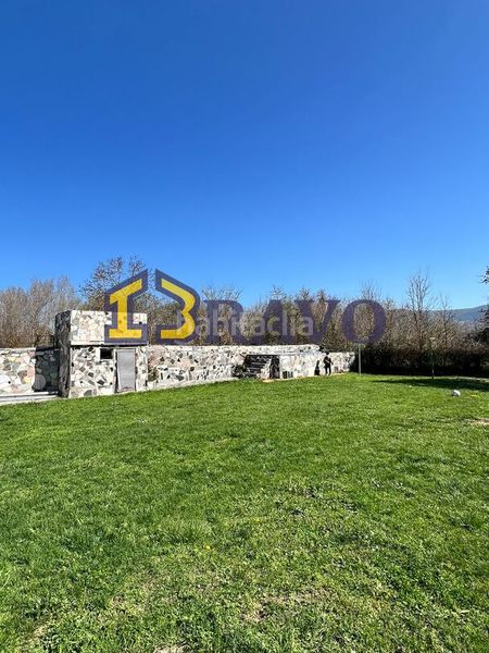 Foto 5a890d2e-2e71-4239-ab0a-8cd173ecae40. Casa amb piscina a Merindad de Cuesta - Urria