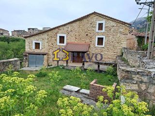 Casa a Oña. Casa de pueblo en venta en merindad de valdivielso