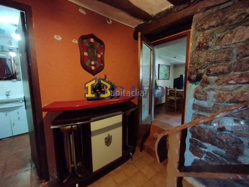 Foto 11487c0f-9e0a-4359-bfc7-04fe4eaced22. Casa adossada amb calefacció a Junta de Traslaloma