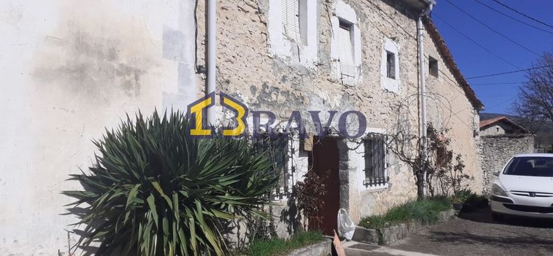 Foto 5e7ecaa4-787f-4978-8043-ce0790c7b489. Casa adossada amb calefacció a Junta de Traslaloma