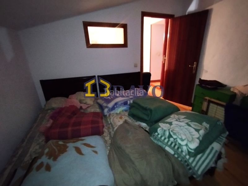 Foto 7cd1a437-4e66-4a6c-b1f7-e8ee822ffd80. Casa adossada amb calefacció a Junta de Traslaloma