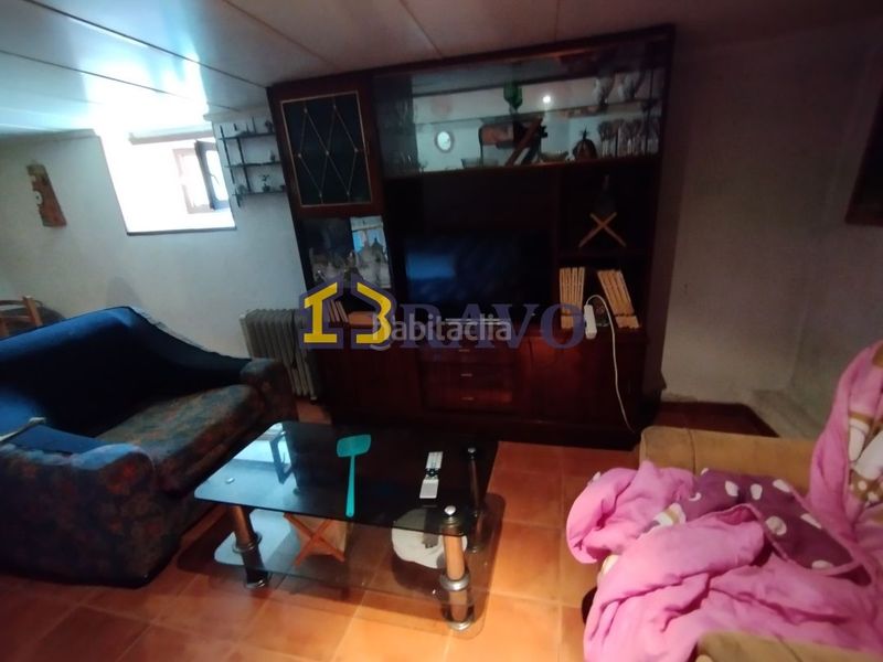 Foto 81311b7d-193d-440b-96a8-d8f0cb0a4a57. Casa adossada amb calefacció a Junta de Traslaloma