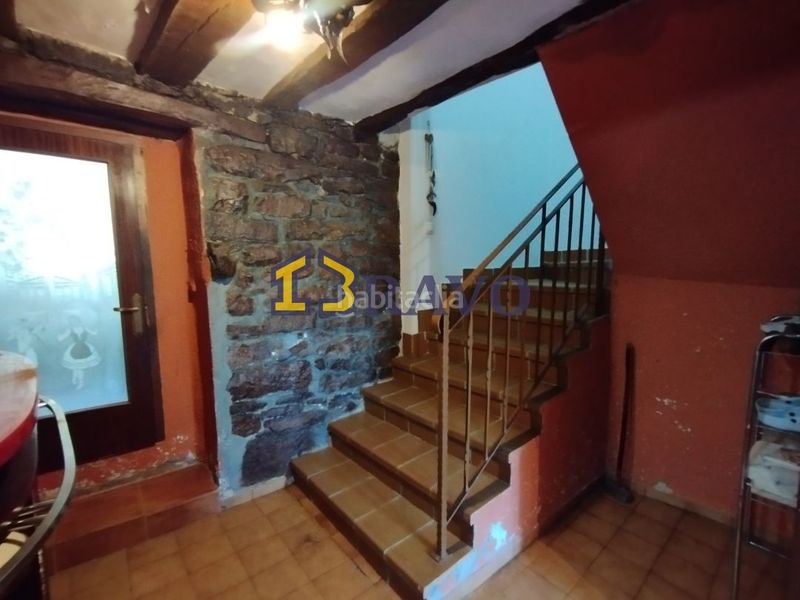 Foto 82472ae4-ad0f-4e62-9d02-8695308b8505. Casa adossada amb calefacció a Junta de Traslaloma