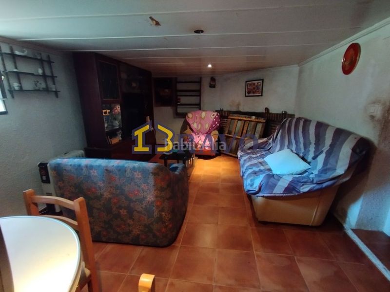 Foto 9d9a4a6d-8da7-4210-af39-9819fd7f6570. Casa adossada amb calefacció a Junta de Traslaloma