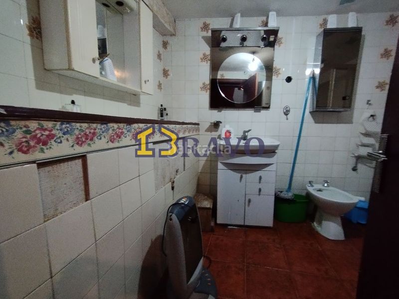 Foto e14bc61f-31c2-425d-8fb8-5d3c0e8148b1. Casa adossada amb calefacció a Junta de Traslaloma