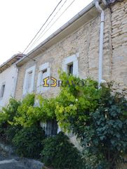 Reihenhaus in Junta de Traslaloma. Casa de piedra en junta traslaloma con posibilidad de terrenos