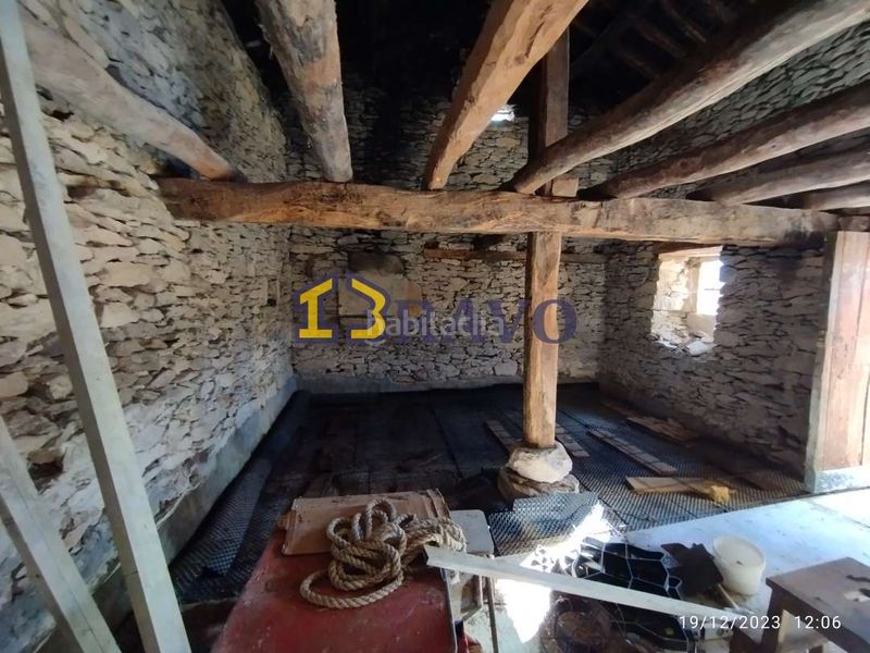 Foto e115a9ad-920e-478c-8748-1857300c32c4. Casa amb calefacció a Valle de Losa