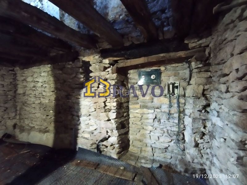 Foto e1dca346-06d1-45f8-b32f-f7d9474c3702. Casa amb calefacció a Valle de Losa