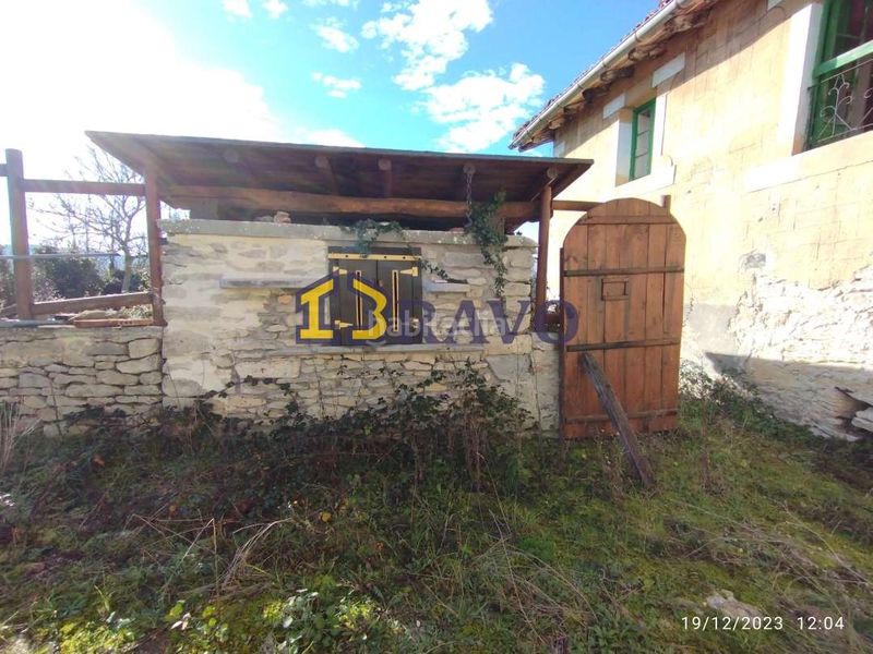 Foto fa17419b-8bc6-4c86-a26f-a4486fd0121e. Casa amb calefacció a Valle de Losa