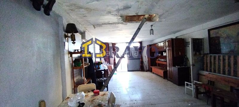 Foto a226b343-a890-4ca7-8ffa-9bc28606ed00. Casa amb aparcament a Valle de Losa