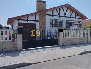 Xalet a Medina de Pomar. Chalet independiente de una planta en venta en la zona de medina