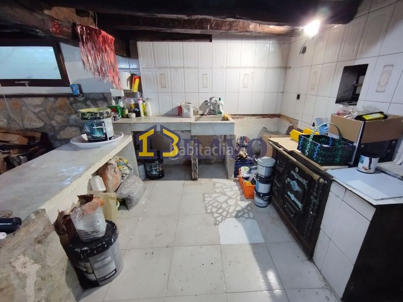 Foto b05d238c-828c-4789-b044-1c23b4e46174. Casa amb calefacció aparcament a Medina de Pomar