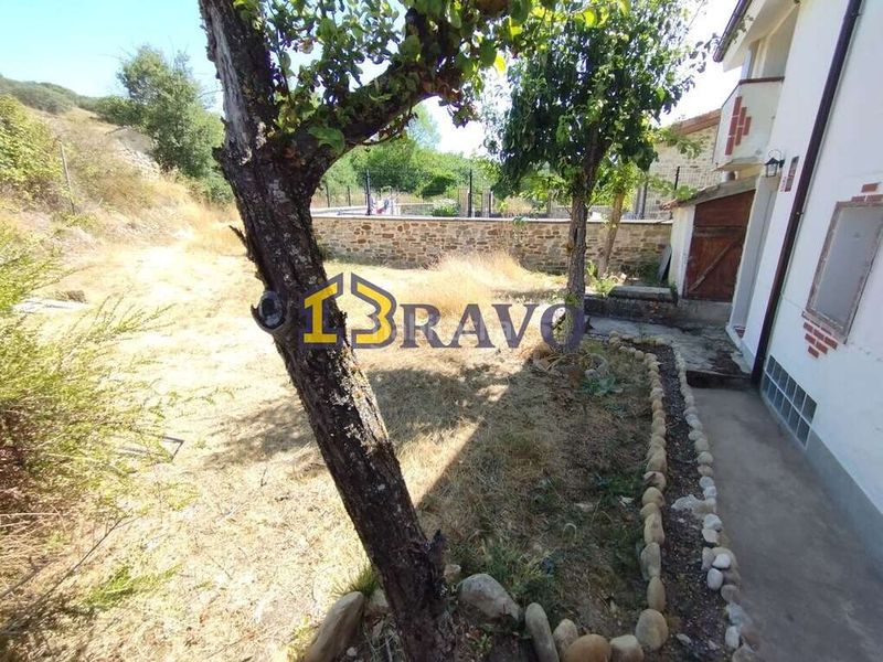Foto f4d021f2-4934-4cf2-8eb3-de66a7656a96. Casa amb calefacció aparcament a Medina de Pomar
