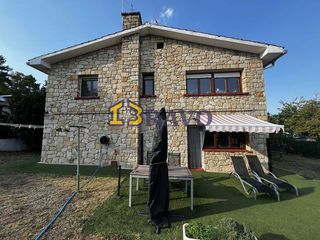 Chalet in Valle de Tobalina. Chalet de piedra en venta, en el valle de tobalina