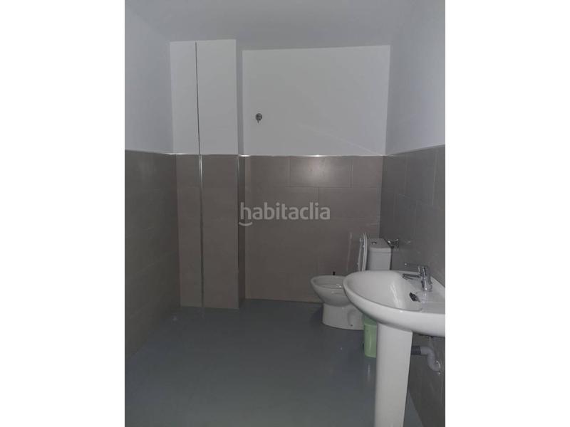 Foto 981ad556-7b94-4ff0-91f4-1da5d4f46d6e. Alquiler local comercial en julian laguna 240 local en alquiler en Almerimar en Ejido (El)