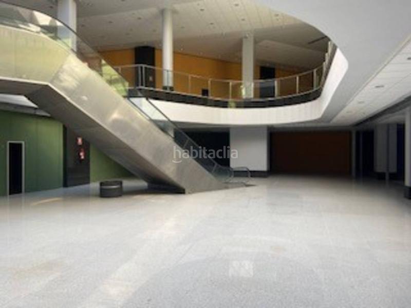 Foto ea32ded5-6b04-4a40-802d-47a17fcd164f. Local comercial en torrelaguna 1 galería comercial edificio torrelaguna en Ejido (El)