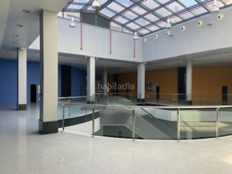 Foto eba264f0-bb5f-4565-a3b4-7dab3c3f5622. Local comercial en torrelaguna 1 galería comercial edificio torrelaguna en Ejido (El)