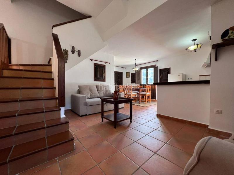 Foto e5f0aa0b-392c-4481-8071-679175c7a9e0. Dúplex a castañar s/n a Ohanes