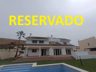 Chalet  Calle gaviota. Descubre tu chalet en almerimar