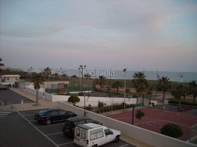 Foto d51ba743-3333-4d43-b3ac-b9427dd052bd. Maison jumelée avec parking piscine dans Almerimar Ejido (El)