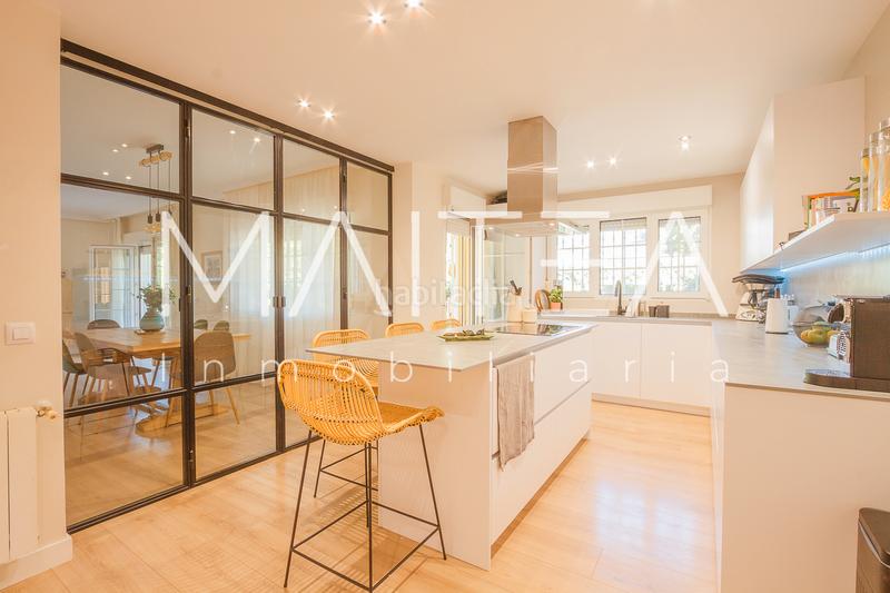 Foto 539fbbfd-6945-4c9f-9b68-a0b9044b6461. Casa bifamiliare con camino riscaldamento parcheggio piscina in Galapagar