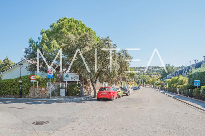 Foto 9d7999b2-71e1-4658-a966-af58bdfcbf30. Doppelhaus mit kamin heizung parking pool in Parquelagos-Puente Nuevo Galapagar