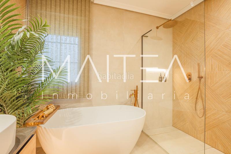 Foto aad2c84e-2e80-427a-aa6e-82cbe9c828f2. Towny house with fireplace heating parking pool in Galapagar