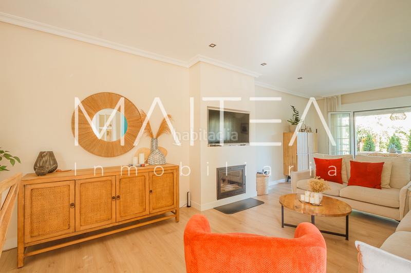 Foto fe9bc43a-89d1-4441-bc5f-a9aedd41b3d9. Towny house with fireplace heating parking pool in Galapagar