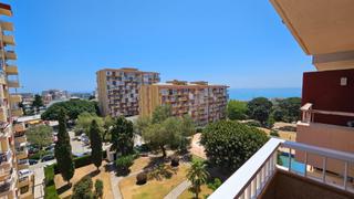Estudio en Parque de la Paloma. Estudio en venta con licencia de alq turístico en avenida gamona