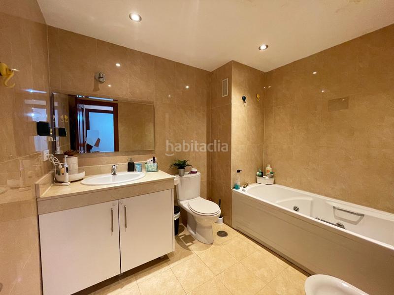 Foto 50e2a91a-dfe1-4b86-a50b-d9d307fab110. Duplex con riscaldamento parcheggio piscina in Calahonda Mijas