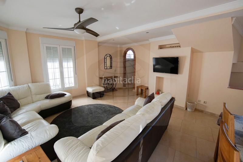 Foto 2623a355-c4e3-4026-b815-0412b6bccf9b. Casa en calle concepción 66 casa en esquina con aparcamiento y piscina privada – cm420a en Cártama