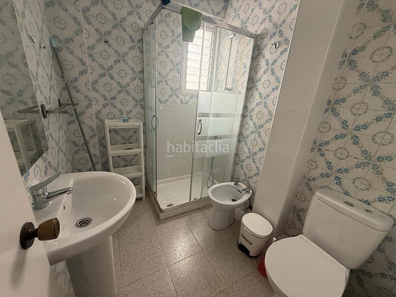 Foto f1e16ca2-45f7-4ec4-8bf7-22e964a1e986. Alquiler piso habitaciones para estudiantes – zona avenida doctor gálvez ginachero, en Málaga