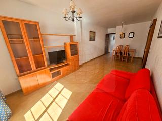 Pis  Calle gonzález marín 53. Piso de 3 dormitorios, 2 baños, terraza y garaje en cártama – cm