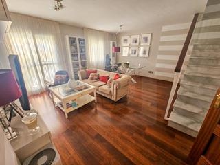 Casa adosada  Avenida de andalucía 57. Adosado de 3 dormitorios, baño, aseo, garaje y trastero en estac